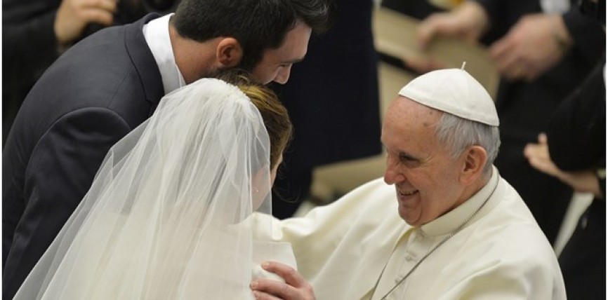 «Pidamos por todos los esposos, especialmente por los que pasan por dificultades», el Papa Francisco en su catequesis