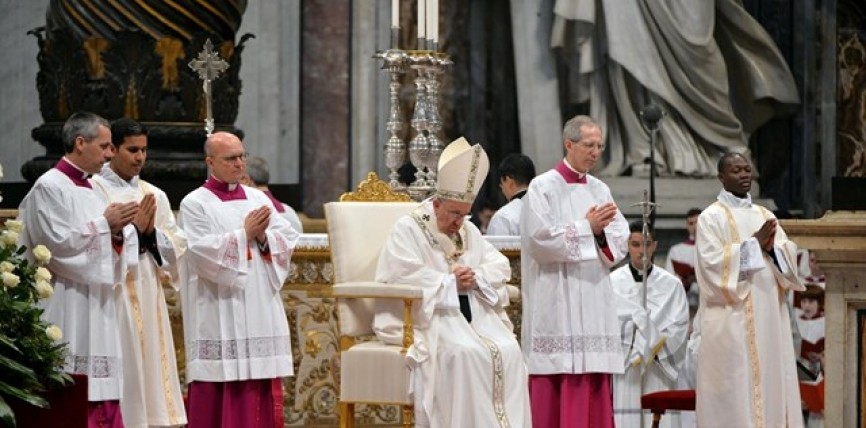 «No olvidemos que somos ovejas, aprendamos a descansar», el Papa en la Misa Crismal