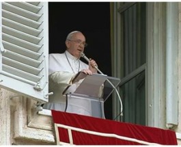 El Evangelio cambia el corazón, dijo el Papa a la hora del Ángelus