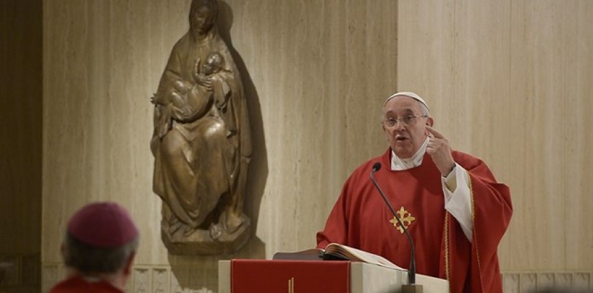 Iglesia pobre, el Evangelio no es teología de la prosperidad: el Papa en su homilía