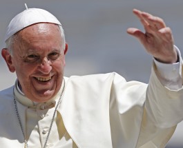 Caminemos con el Resucitado, envueltos en su Misericordia, resuenan las palabras del Papa