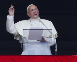 El Papa pide a la comunidad internacional que no permanezca muda ante los crímenes